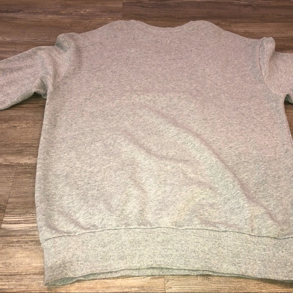 H&M CREWNECK (STYLISH TORN) - Picture 4 of 5